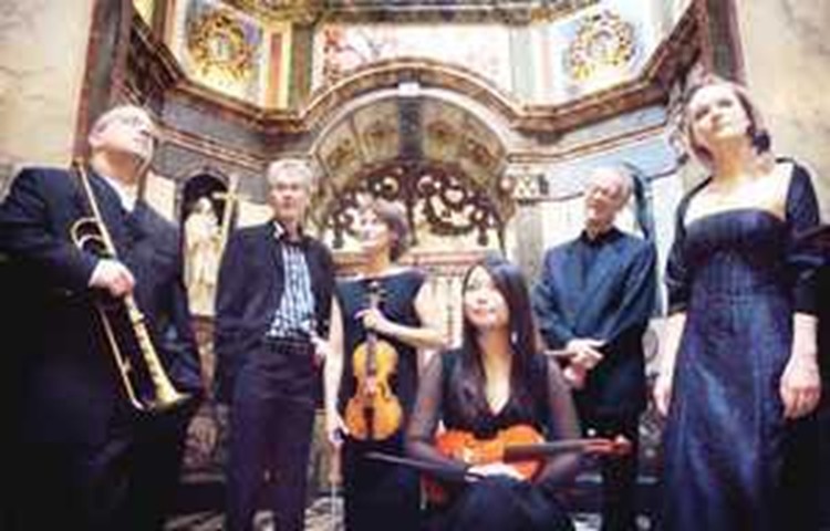 L’ensemble des organistes et solistes de Notre-Dame des Victoires au Sablon à Bruxelles 