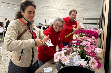 Action fleur 1er octobre soutenue par la Fondation be.Source